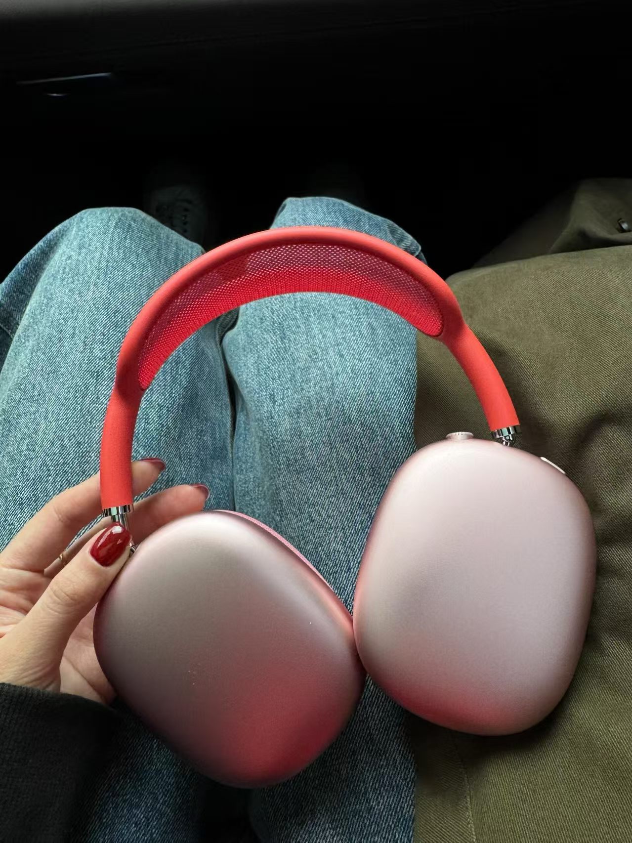wireless over ear bluetooth headphones fully compatible with ios system, premium edition without active noise cancellation. wireless over ear bluetooth headphones fully compatible with ios system, premium edition without active noise cancellation.