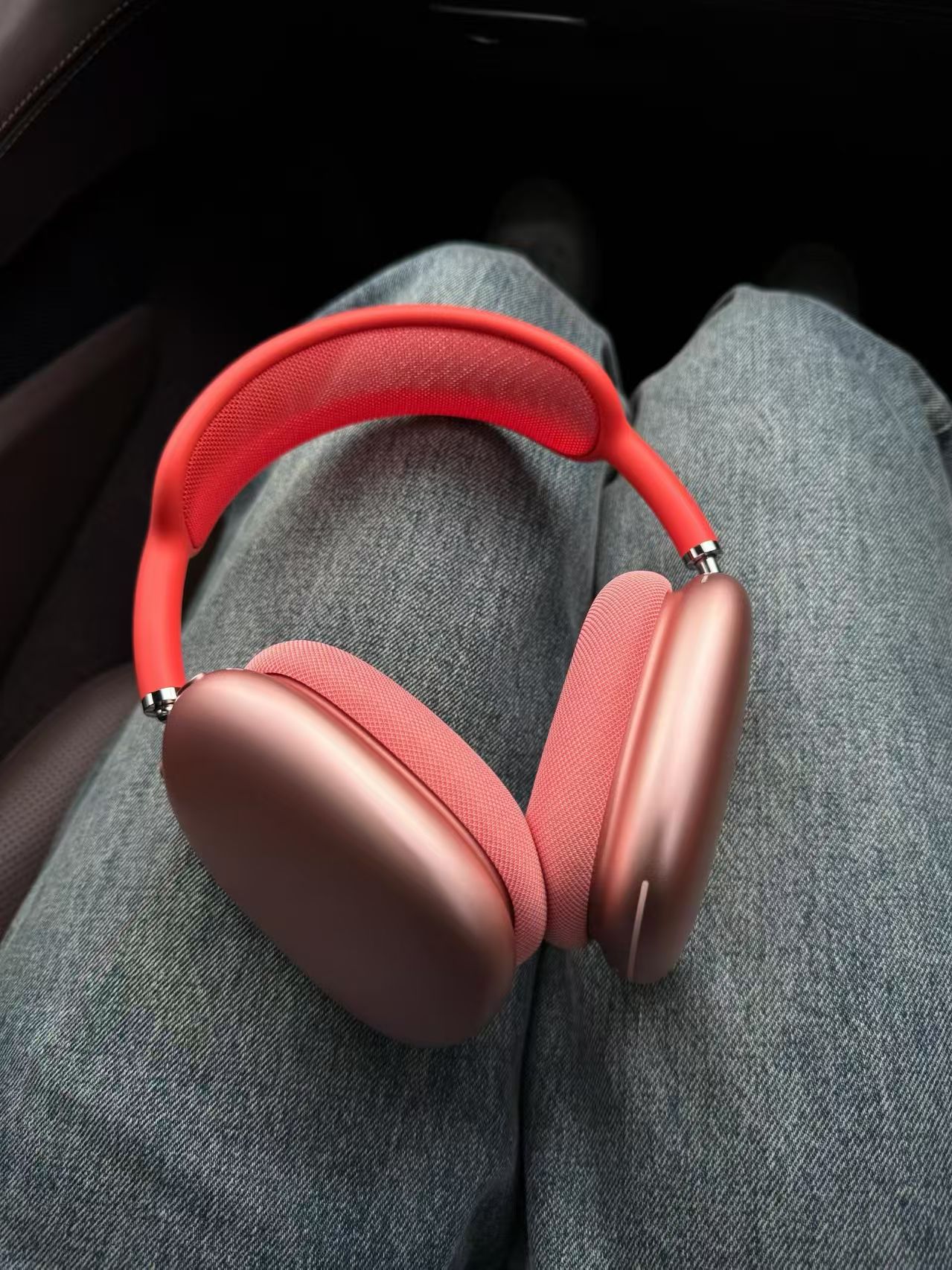 wireless over ear bluetooth headphones fully compatible with ios system, premium edition without active noise cancellation. wireless over ear bluetooth headphones fully compatible with ios system, premium edition without active noise cancellation.