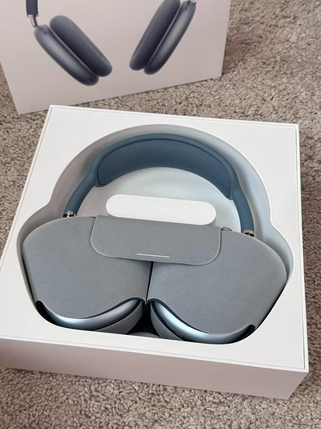 wireless over ear bluetooth headphones fully compatible with ios system, premium edition without active noise cancellation. wireless over ear bluetooth headphones fully compatible with ios system, premium edition without active noise cancellation.