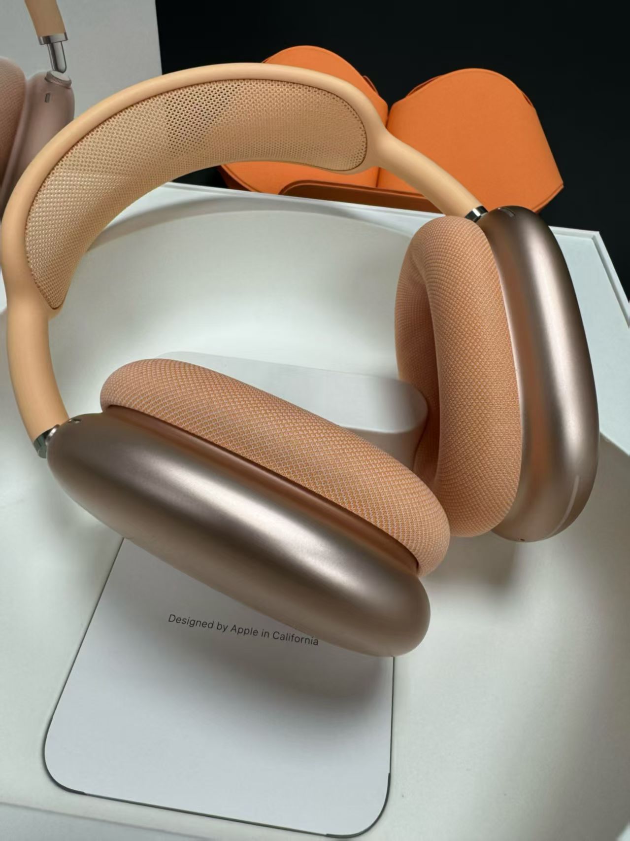 wireless over ear bluetooth headphones fully compatible with ios system, premium edition without active noise cancellation. wireless over ear bluetooth headphones fully compatible with ios system, premium edition without active noise cancellation.