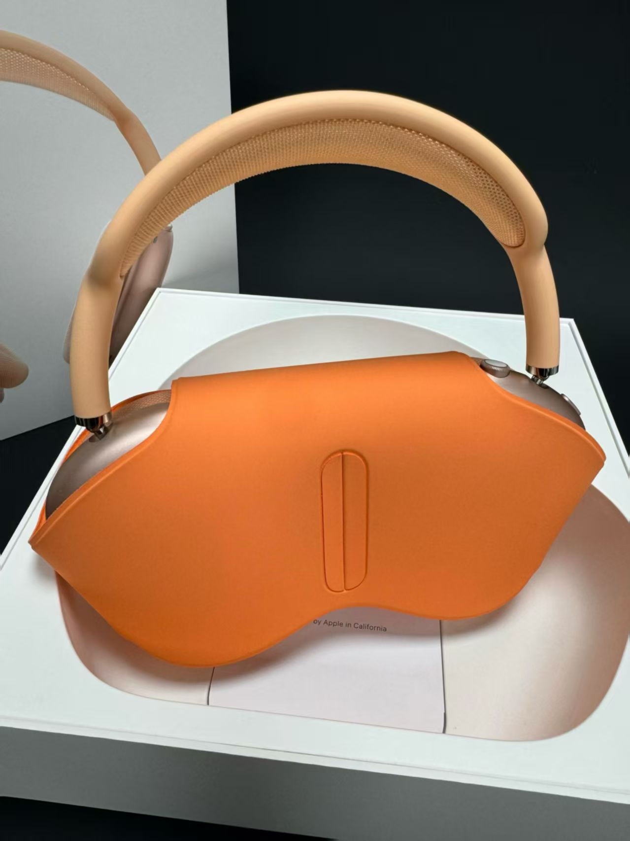 wireless over ear bluetooth headphones fully compatible with ios system, premium edition without active noise cancellation. wireless over ear bluetooth headphones fully compatible with ios system, premium edition without active noise cancellation.