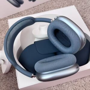 wireless over ear bluetooth headphones fully compatible with ios system, premium edition without active noise cancellation.