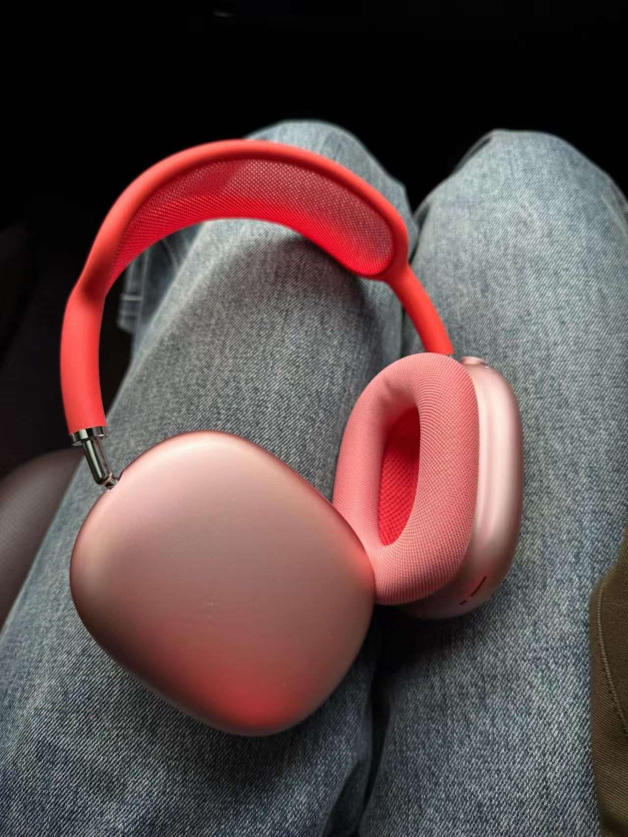 wireless over ear bluetooth headphones fully compatible with ios system, premium edition without active noise cancellation.
