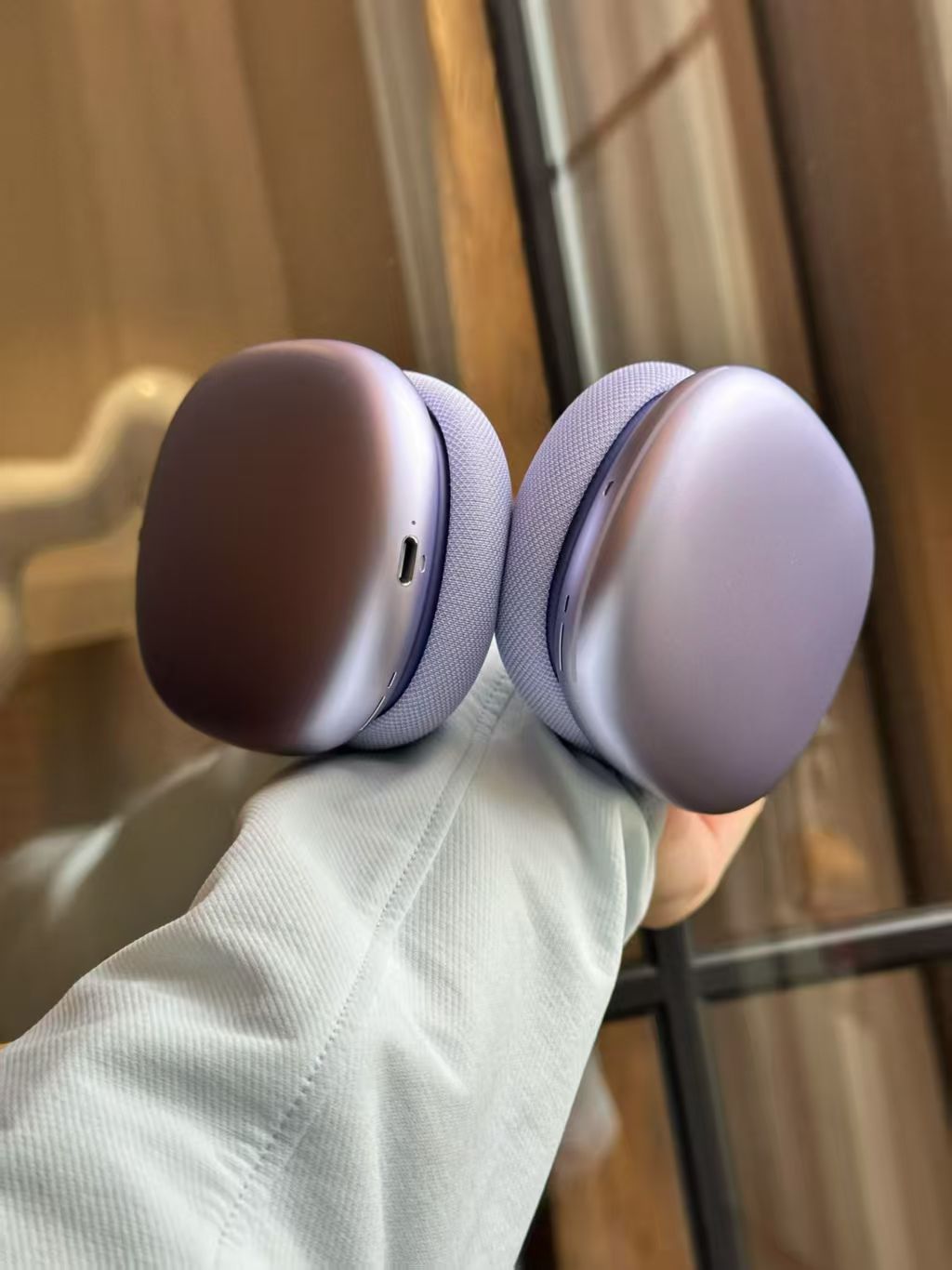 wireless over ear bluetooth headphones fully compatible with ios system, premium edition without active noise cancellation. wireless over ear bluetooth headphones fully compatible with ios system, premium edition without active noise cancellation.