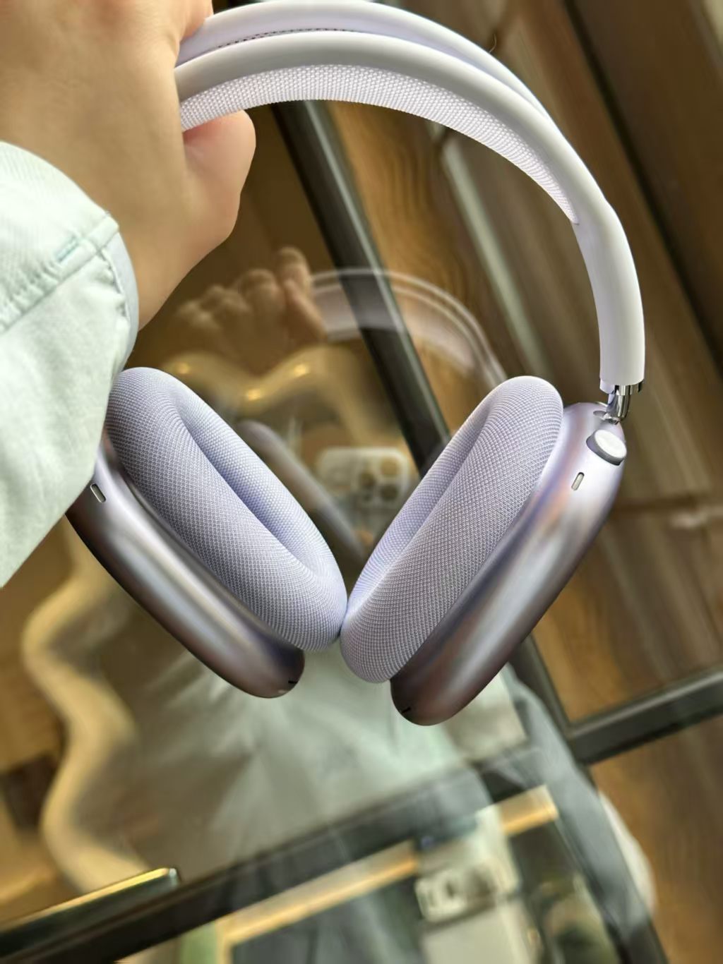 wireless over ear bluetooth headphones fully compatible with ios system, premium edition without active noise cancellation. wireless over ear bluetooth headphones fully compatible with ios system, premium edition without active noise cancellation.